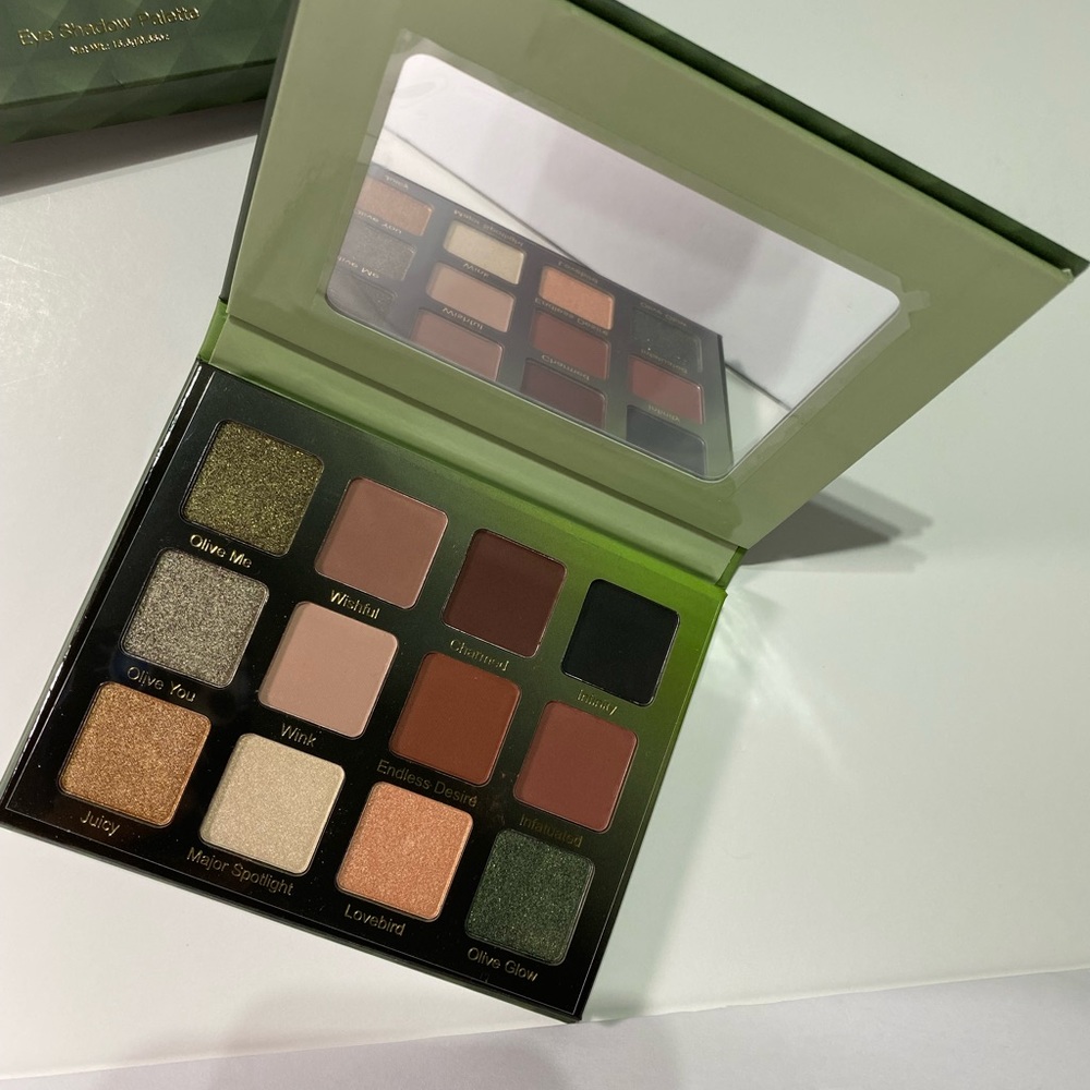 Violet Voss olive you forever, eye shadow palette